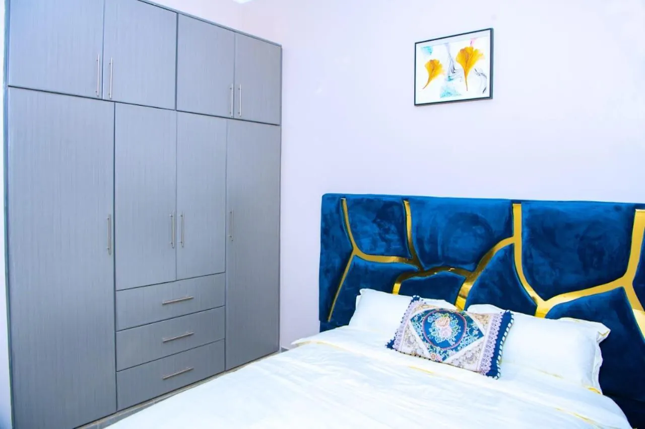 Emax Apartment Кампала